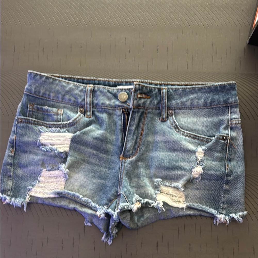 No Boundaries Distressed Blue Jean Shorts